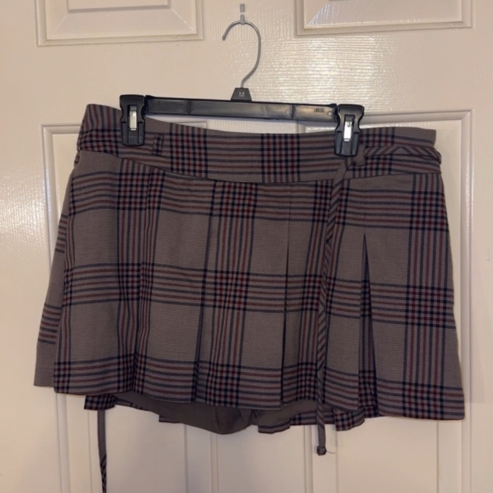 Hollister Gray and Black Pleated Skater Mini Skirt